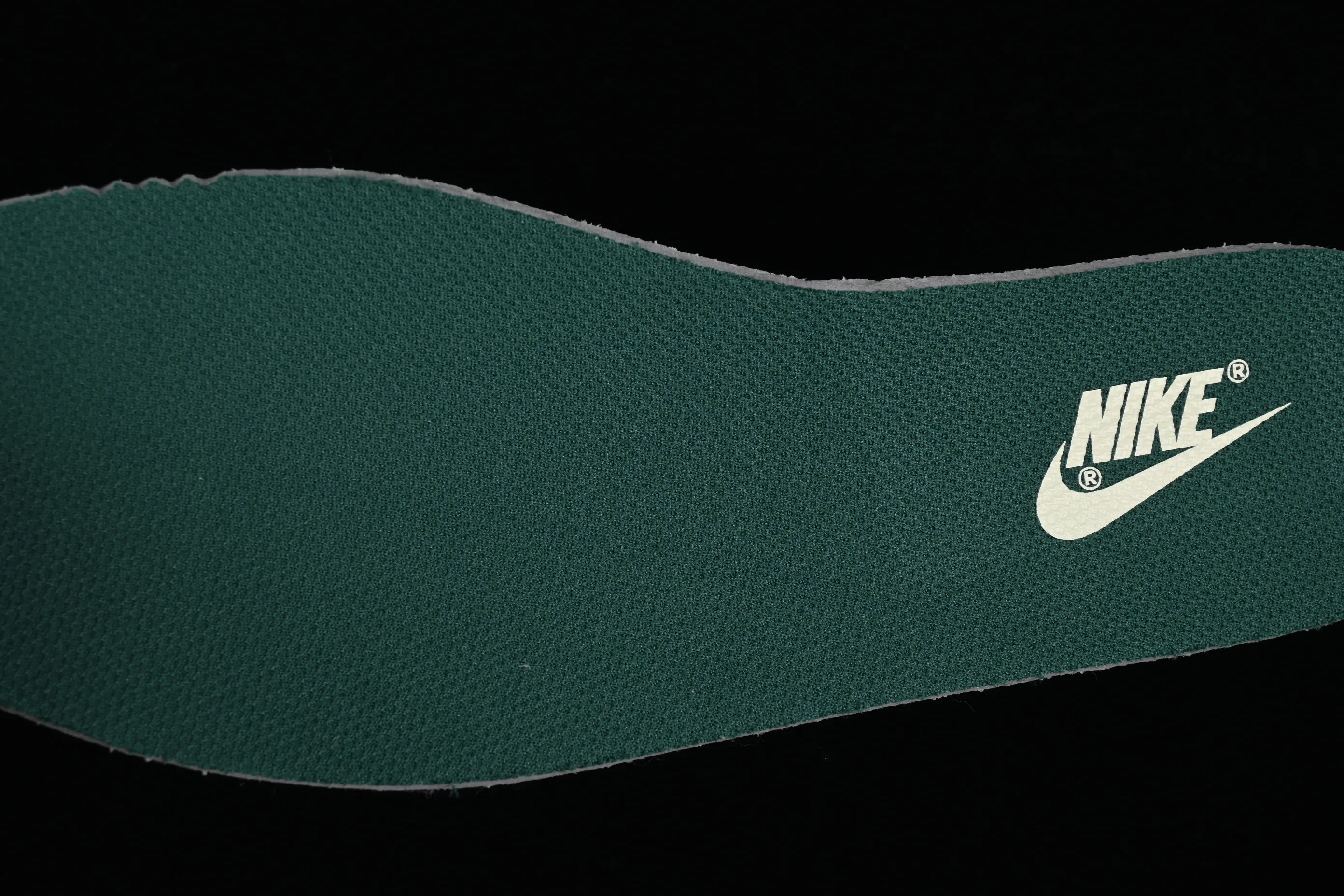 All categories Nk SB Dunk series Nk SB Dunk Low low-top sneakers C version Nk Dunk Low "Gorge Green" retro white and green SB low-top sports and leisure sneakers DD1503-300